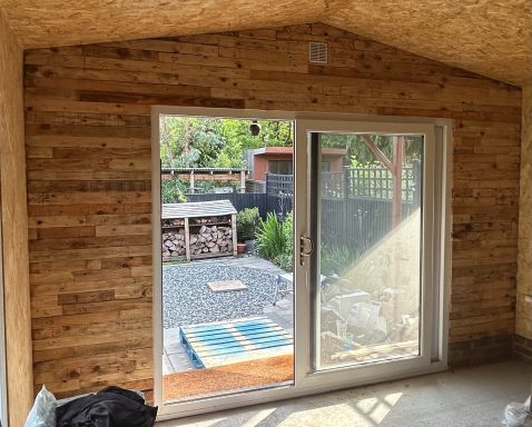 Summerhouse bar Feature wall